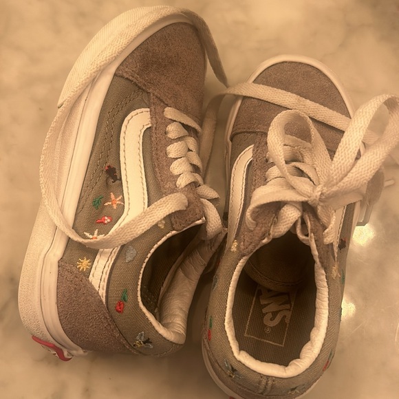 Kids Platform Vans - Picture 1 of 8